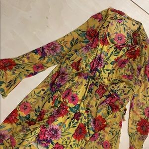 Yellow floral mini dress AND kimono 🌺